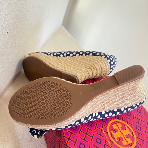 Tory Burch Dory Navy/White Polka Dot Peep Toe Espadrille Wedge Sandals Size 10 - Picture 10 of 15